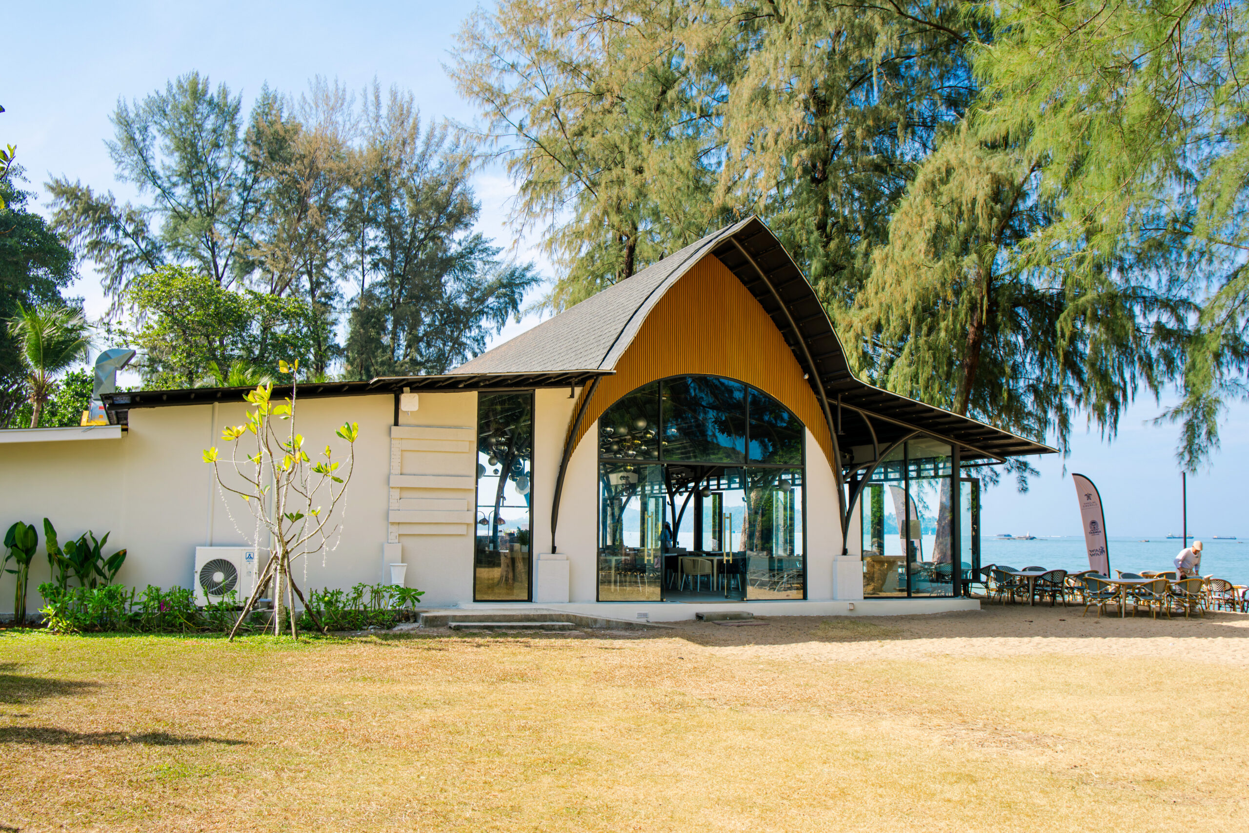 Wai Wai Restaurant - 01 (Daylight)